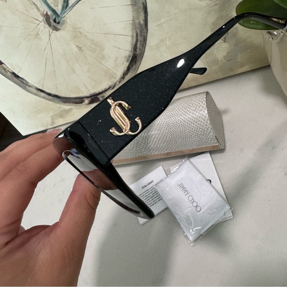 SOLD❤️✨JIMMY CHOOSE Eleni glittery sunglasses 🖤 - Picture 7 of 16